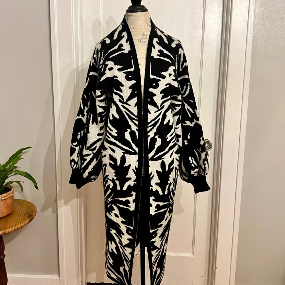 DAVI & DANI Monochrome Knit black and white sweater coat